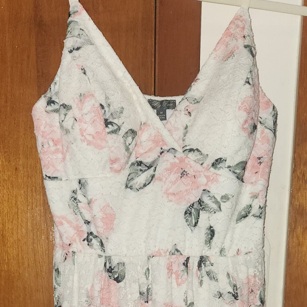 Brand New Beautiful Floral Lace Dress Size Medium